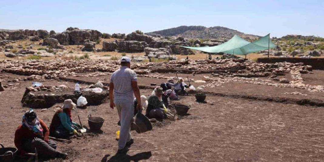 Diyarbakır’da tarihe geçecek keşif: 9500 yıllık kamusal alan ortaya çıkarıldı! 7